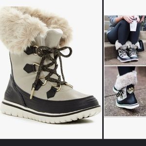 Sorel Womens Size 7.5 Snowdance Lace Faux Fur Lined Waterproof Boots Sliver Sage